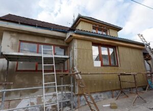 Aká hrúbka izolácie je vhodná pri rekonštrukcii domu?