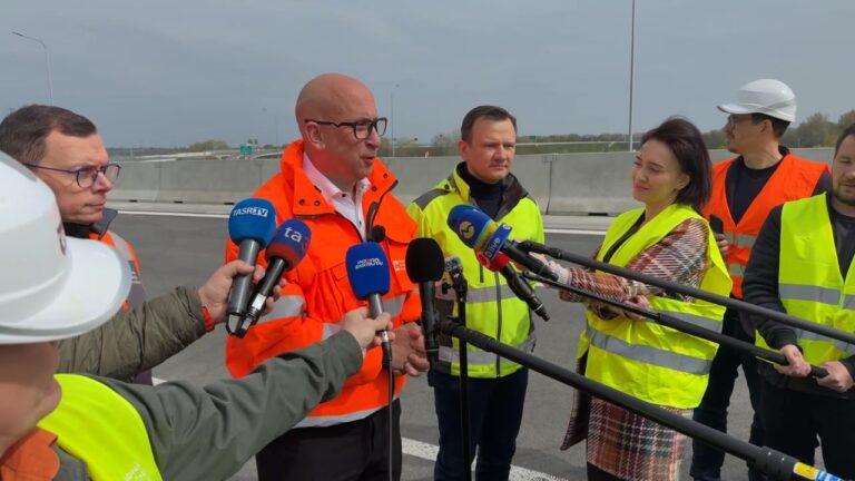 Tlačová konferencia ministra dopravy Jozefa Ráža a predsedu predstavenstva a generálneho riaditeľa Národnej diaľničnej spoločnos…