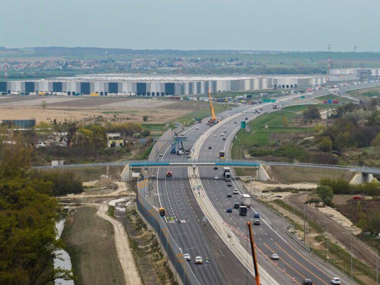 Photos from Národná diaľničná spoločnosť’s post